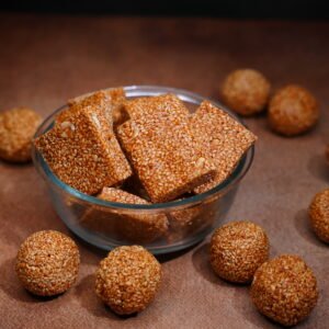 sesame seeds with peanuts chikki